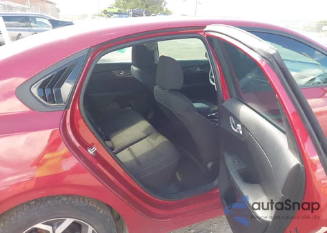 2019 Kia Forte Lxs z USA, uszkodzony, nr VIN 3KPF24AD0KE040053